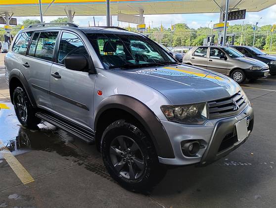 MITSUBISHI PAJERO 3.2 OUTDOOR 4X4 16V TURBO INTERCOOLER DIESEL 4P AUTOMÁTICO